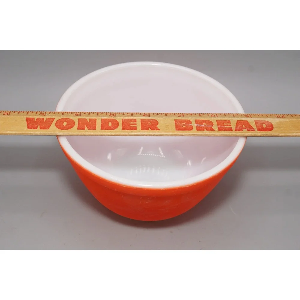 Pyrex vintage mixing